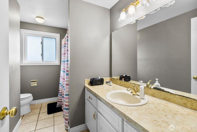 587 NW Fairhaven Drive, Oak Harbor, WA 98277