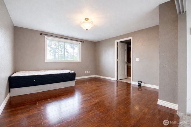 587 NW Fairhaven Drive, Oak Harbor, WA 98277