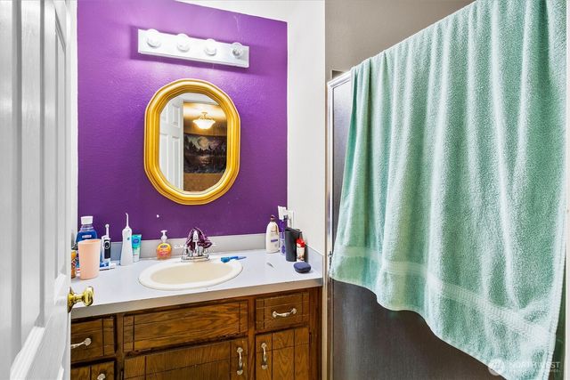 587 NW Fairhaven Drive, Oak Harbor, WA 98277