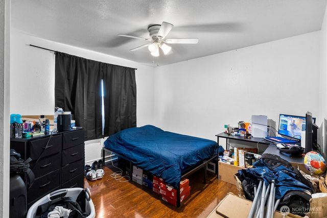 587 NW Fairhaven Drive, Oak Harbor, WA 98277