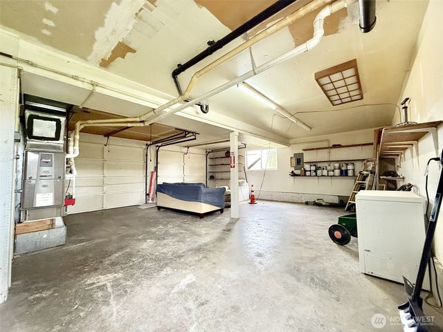 587 NW Fairhaven Drive, Oak Harbor, WA 98277