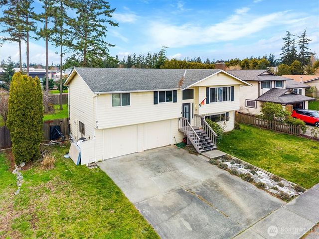 587 NW Fairhaven Drive, Oak Harbor, WA 98277