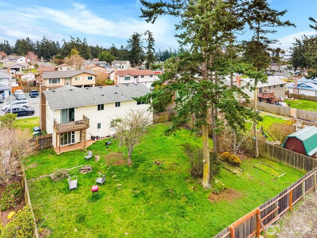 587 NW Fairhaven Drive, Oak Harbor, WA 98277