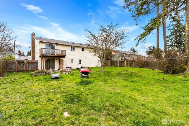 587 NW Fairhaven Drive, Oak Harbor, WA 98277