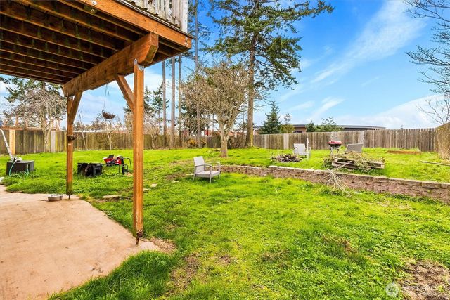 587 NW Fairhaven Drive, Oak Harbor, WA 98277