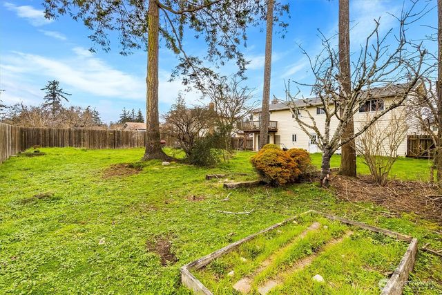 587 NW Fairhaven Drive, Oak Harbor, WA 98277