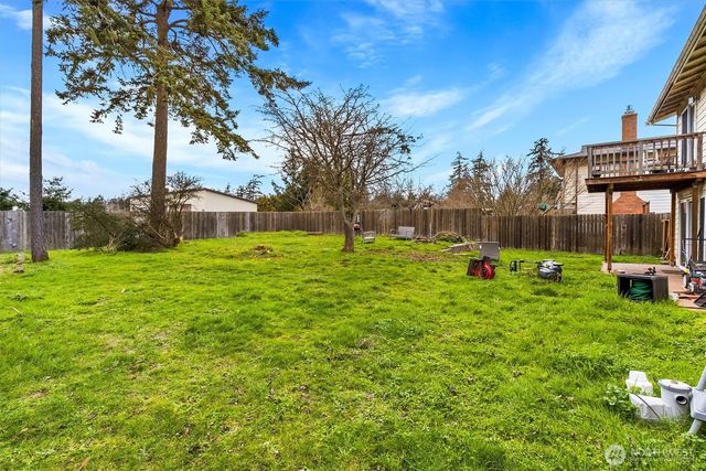 587 NW Fairhaven Drive, Oak Harbor, WA 98277