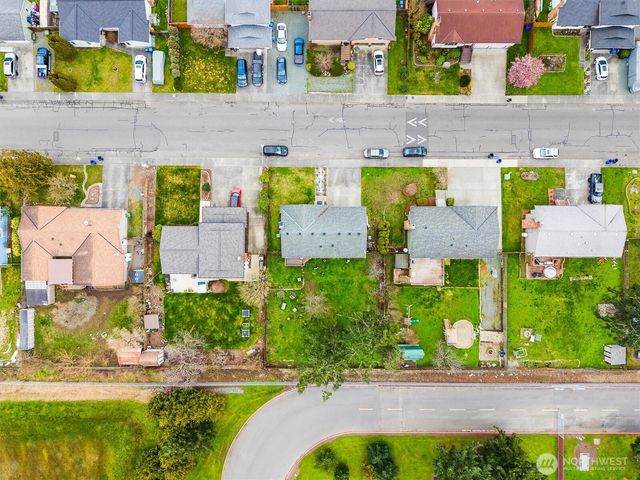 587 NW Fairhaven Drive, Oak Harbor, WA 98277