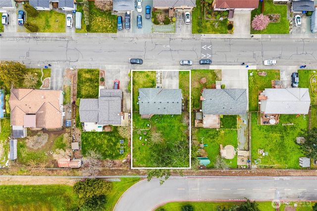 587 NW Fairhaven Drive, Oak Harbor, WA 98277