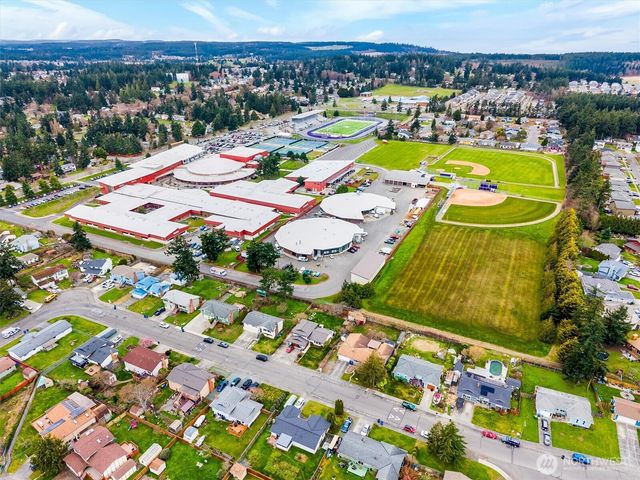 587 NW Fairhaven Drive, Oak Harbor, WA 98277