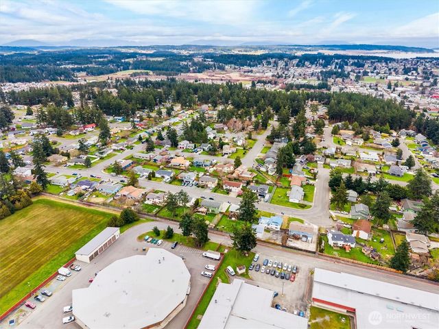 587 NW Fairhaven Drive, Oak Harbor, WA 98277