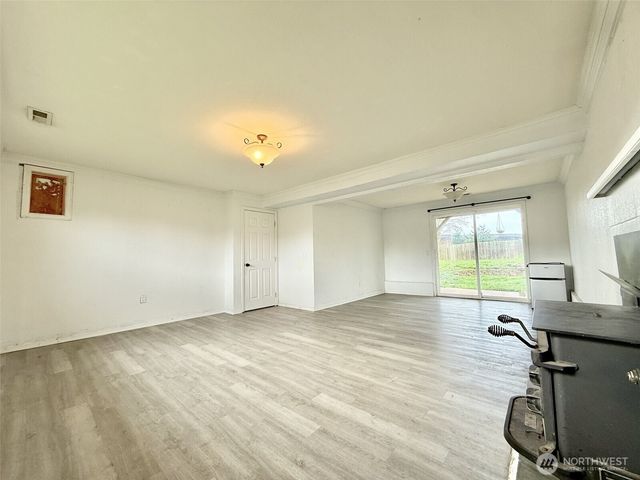 587 NW Fairhaven Drive, Oak Harbor, WA 98277