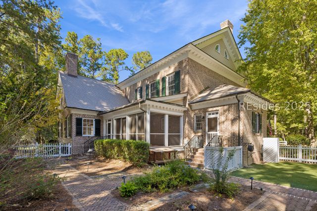 36 Belted Kingfisher Ln, Richmond Hill, GA 31324