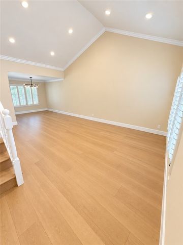 6691 Summerhill Court, Oak Park, CA 91377