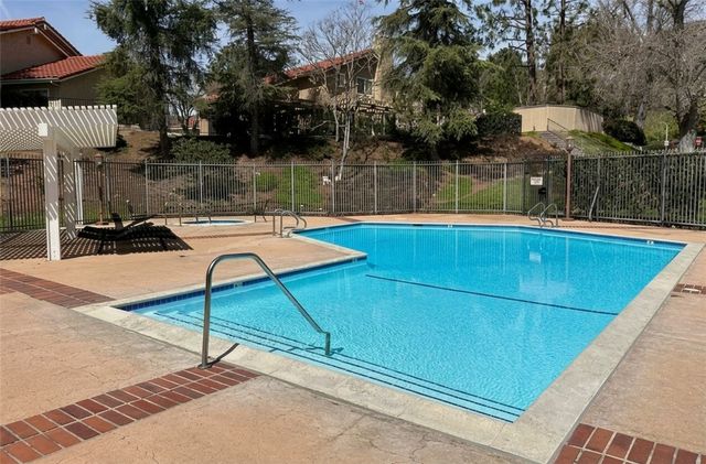 6691 Summerhill Court, Oak Park, CA 91377