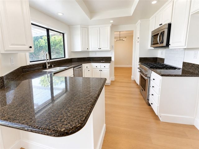 6691 Summerhill Court, Oak Park, CA 91377