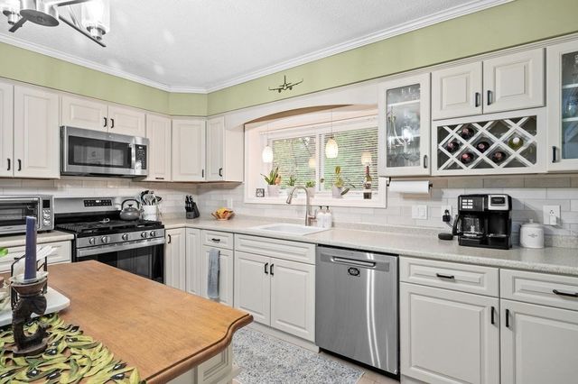 6 Majestic Way 6, Salem, MA 01970