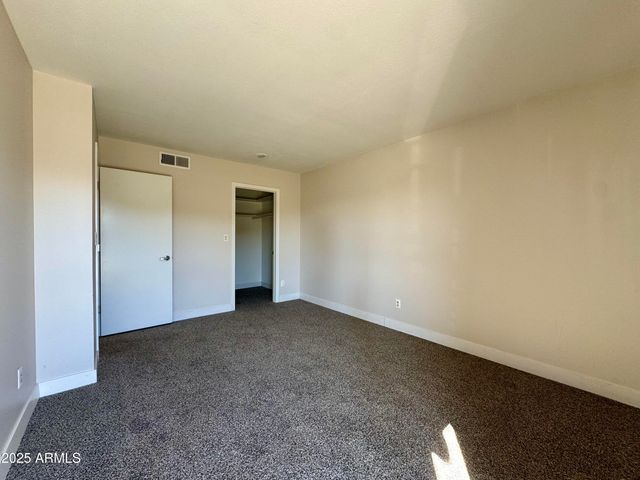 1702 W TUCKEY Lane 231, Phoenix, AZ 85015