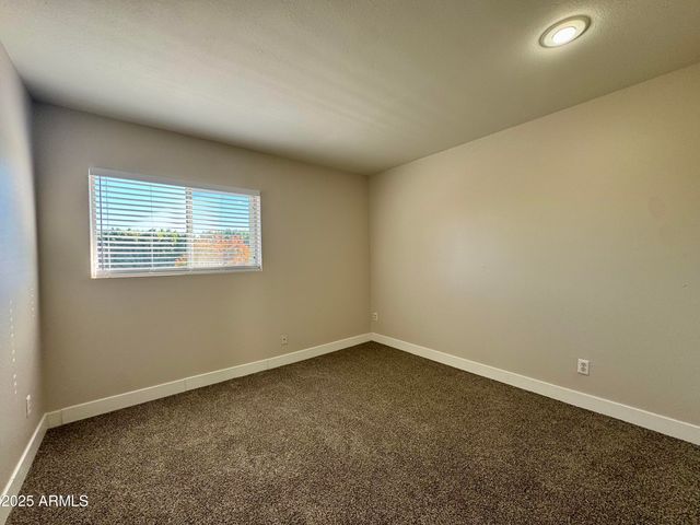 1702 W TUCKEY Lane 231, Phoenix, AZ 85015