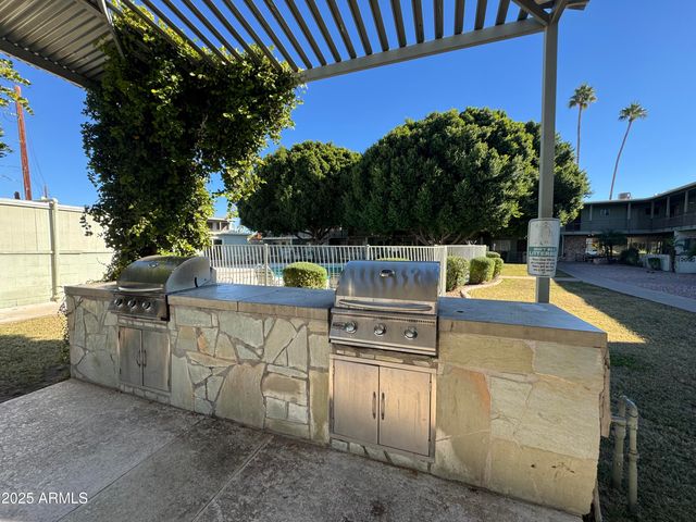 1702 W TUCKEY Lane 231, Phoenix, AZ 85015