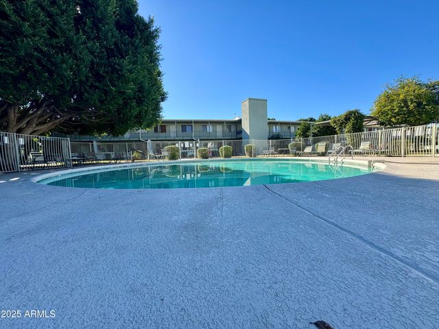 1702 W TUCKEY Lane 231, Phoenix, AZ 85015