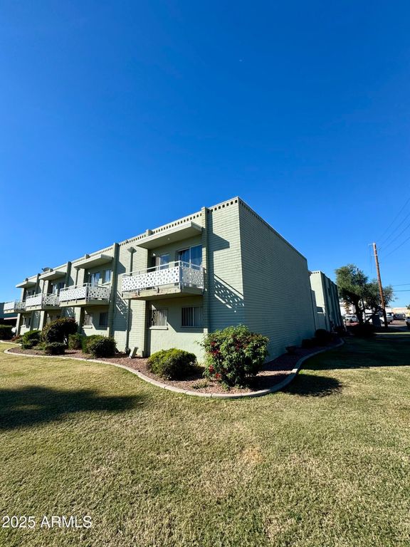 1702 W TUCKEY Lane 231, Phoenix, AZ 85015