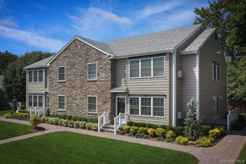 99 Prospect Street 6H, Babylon, NY 11702