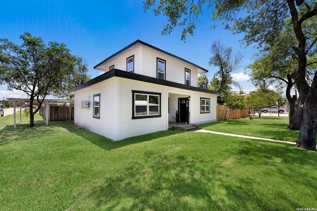 536 Commerce St, Pleasanton, TX 78064