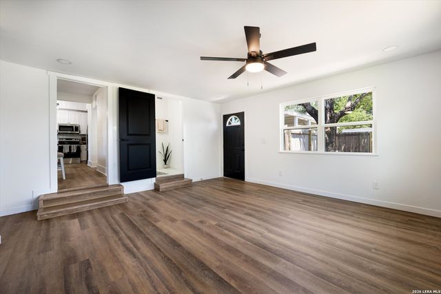 536 Commerce St, Pleasanton, TX 78064