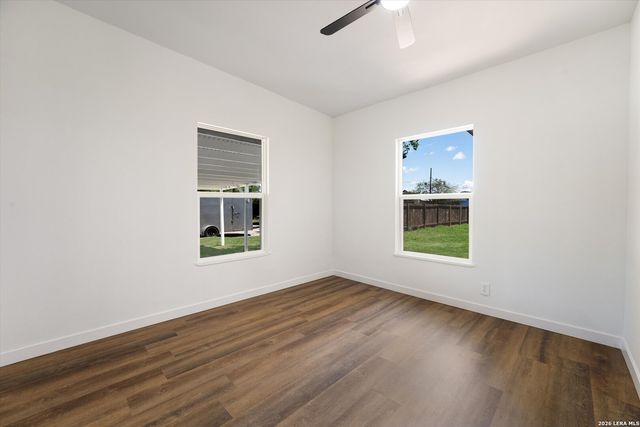 536 Commerce St, Pleasanton, TX 78064