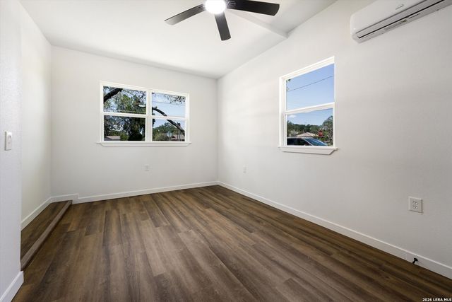 536 Commerce St, Pleasanton, TX 78064
