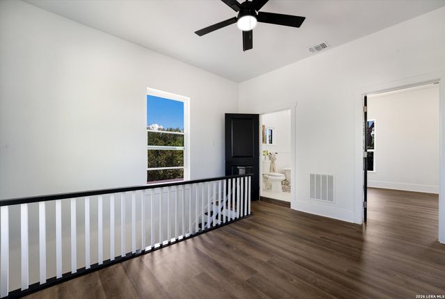536 Commerce St, Pleasanton, TX 78064