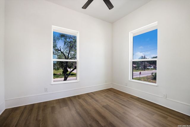 536 Commerce St, Pleasanton, TX 78064