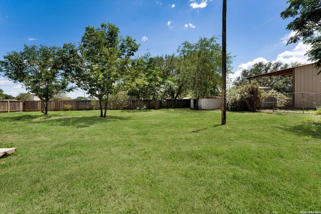 536 Commerce St, Pleasanton, TX 78064