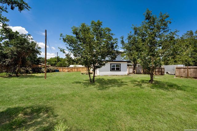 536 Commerce St, Pleasanton, TX 78064
