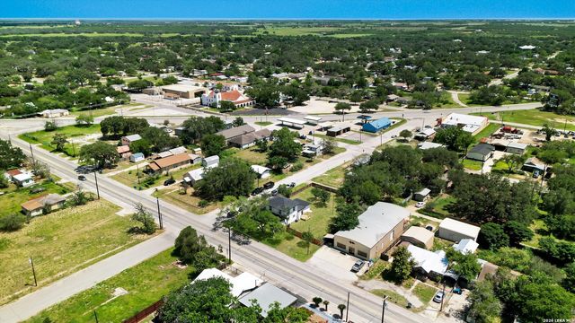 536 Commerce St, Pleasanton, TX 78064