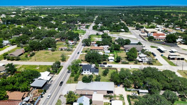536 Commerce St, Pleasanton, TX 78064