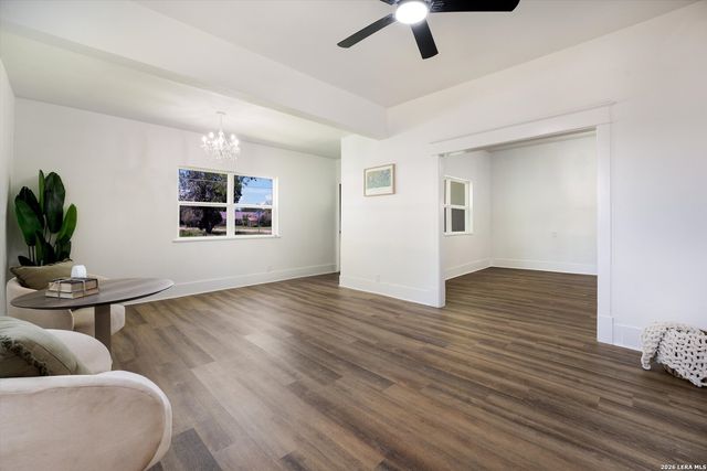 536 Commerce St, Pleasanton, TX 78064