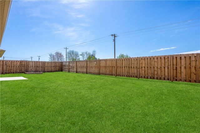 2041 Tallgrass Terrace, Centerton, AR 72719