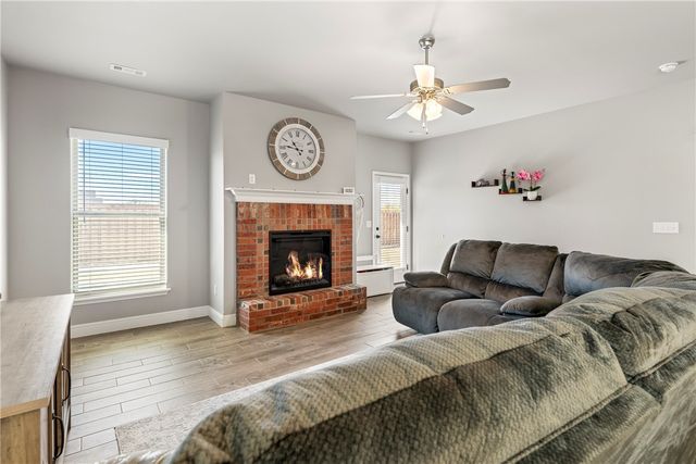 2041 Tallgrass Terrace, Centerton, AR 72719
