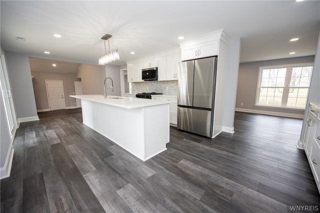 6861 Jewett Holmwood Road, Orchard Park, NY 14127