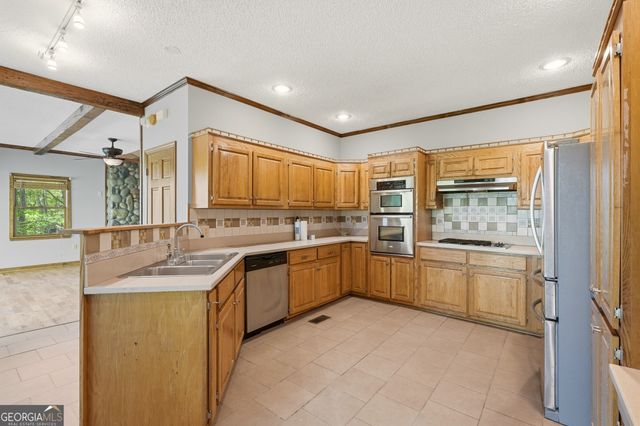 170 High Ridge Road, Young Harris, GA 30582