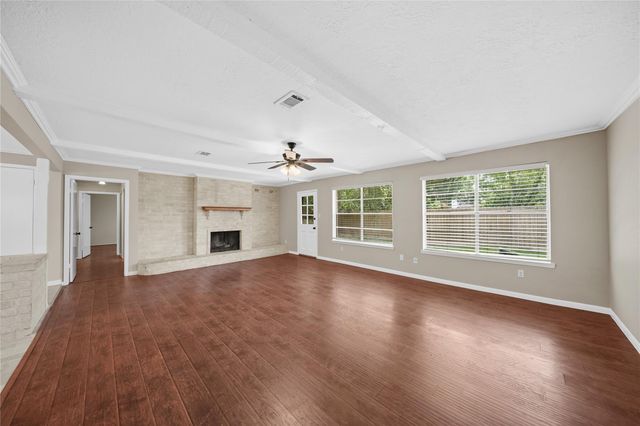 16306 Forest Bend Avenue, Friendswood, TX 77546