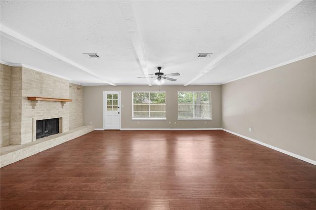 16306 Forest Bend Avenue, Friendswood, TX 77546