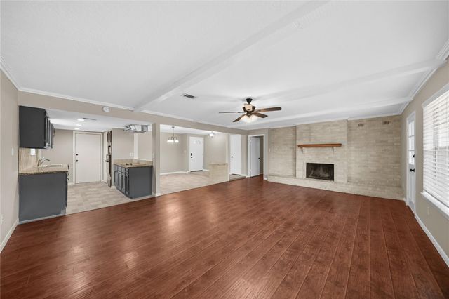 16306 Forest Bend Avenue, Friendswood, TX 77546