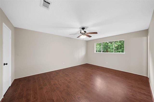 16306 Forest Bend Avenue, Friendswood, TX 77546