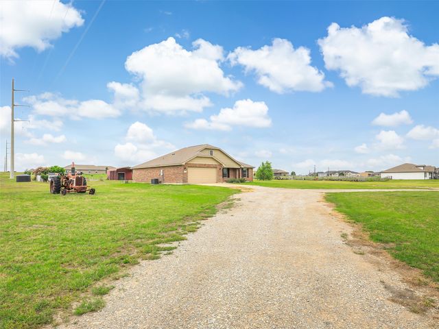 132 W County Road 4213, Decatur, TX 76234