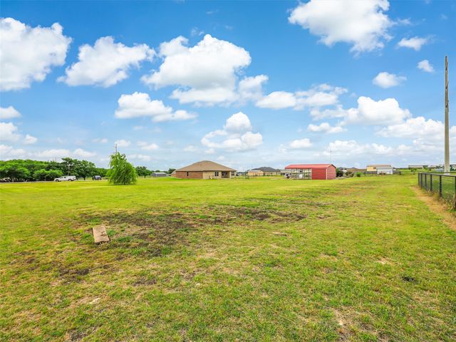 132 W County Road 4213, Decatur, TX 76234