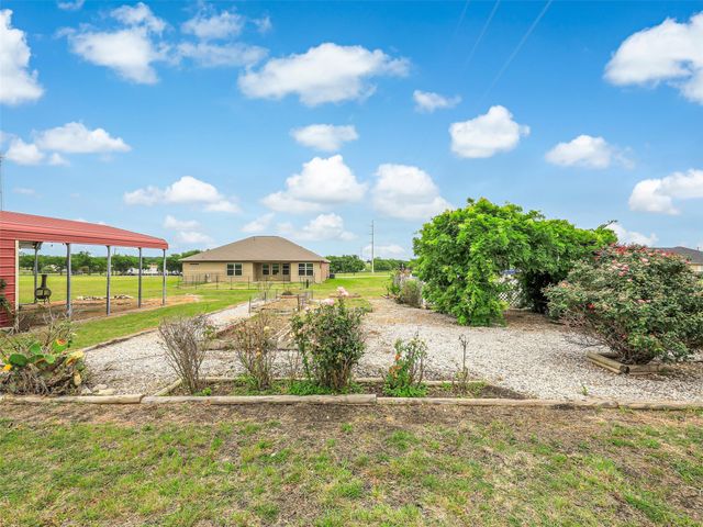132 W County Road 4213, Decatur, TX 76234