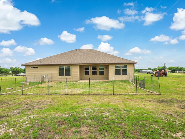 132 W County Road 4213, Decatur, TX 76234
